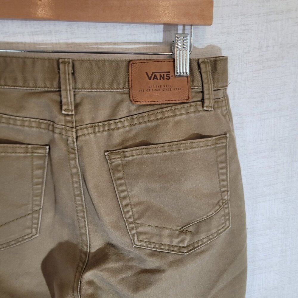 Vans Cut Off Shorts Mens 29 30x11 Khaki Flat Front Chino Skater Punk - Picture 4 of 9